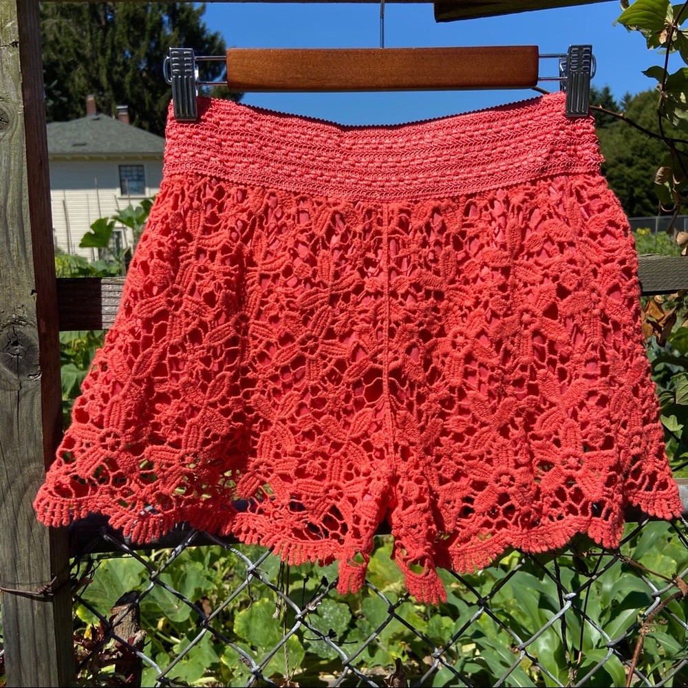 BREEZE EVER - Coral Lace Shorts🔴